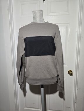 ALO sweatshirt